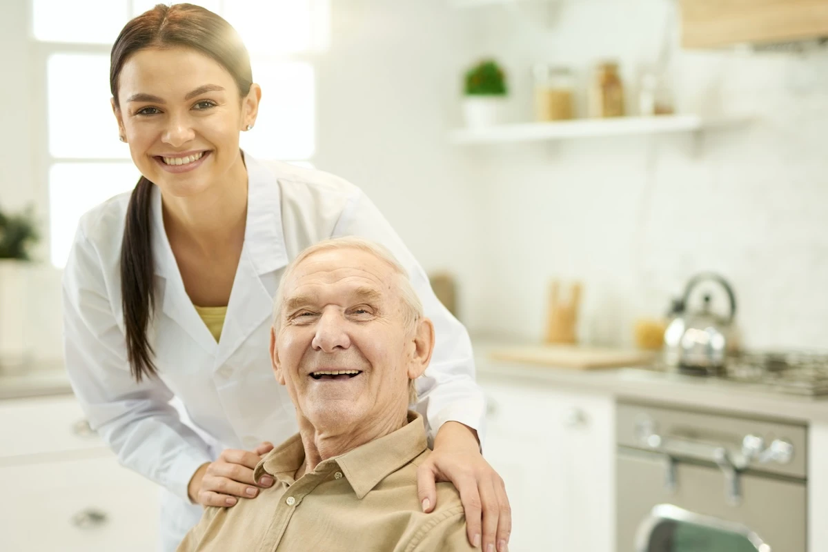Home care para idosos: como o cuidado domiciliar melhora a qualidade de vida